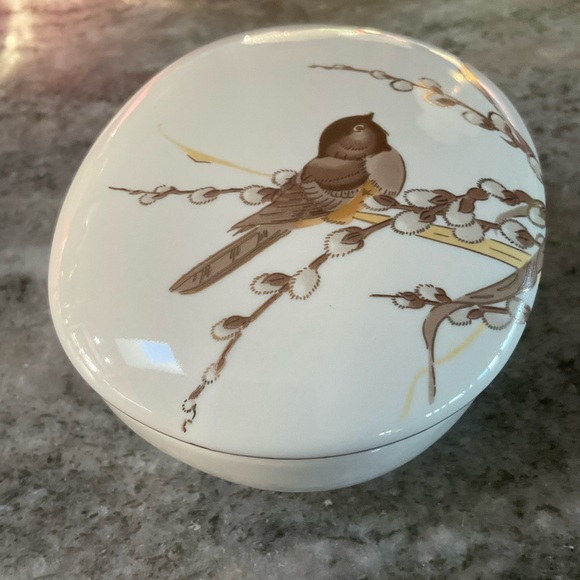 Vintage Otagiri Chickadee Trinket Box Made in Japan Retro Bird Lidded - Picture 2 of 6